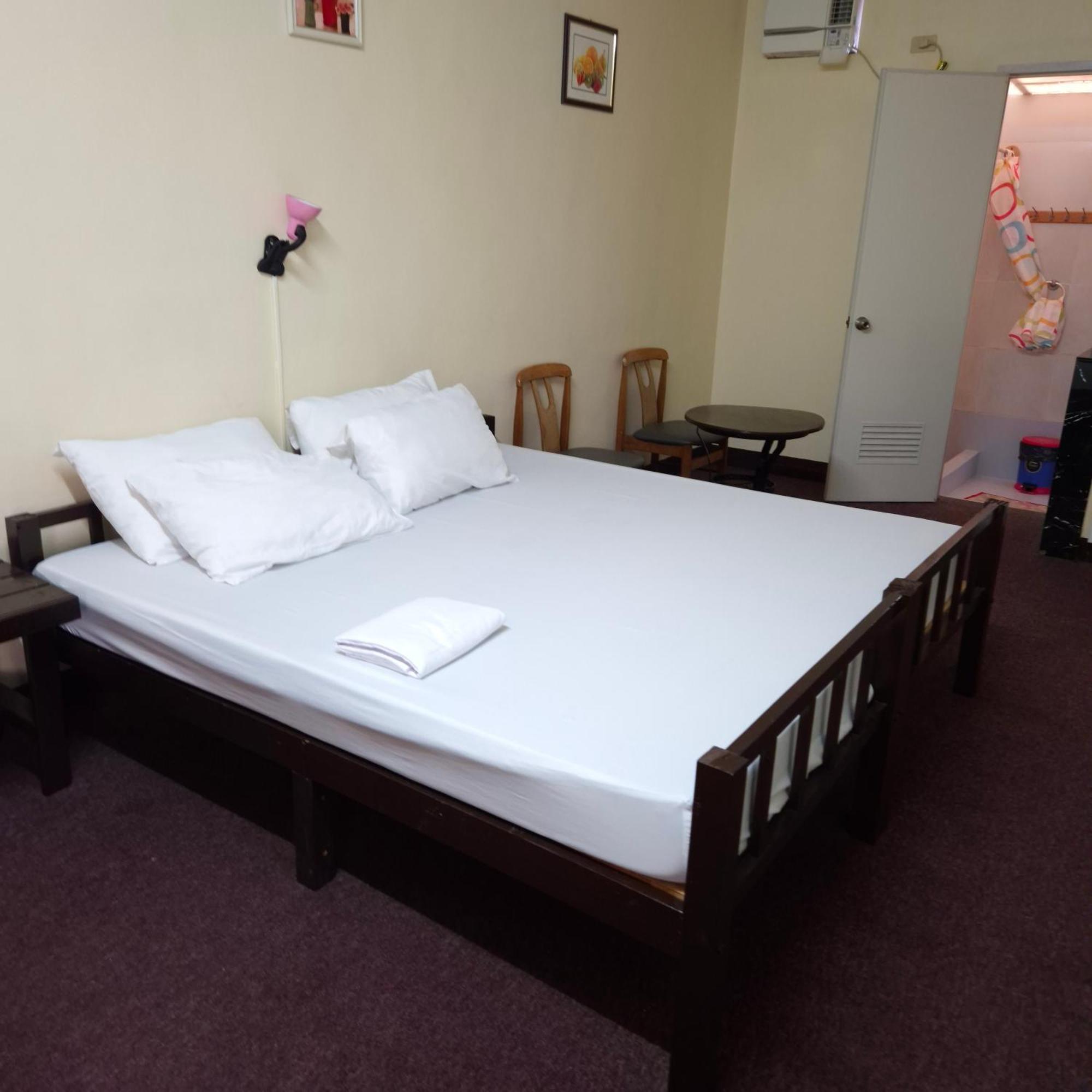 Cool Martin Family Hotel And Resort Bacoor Exterior foto